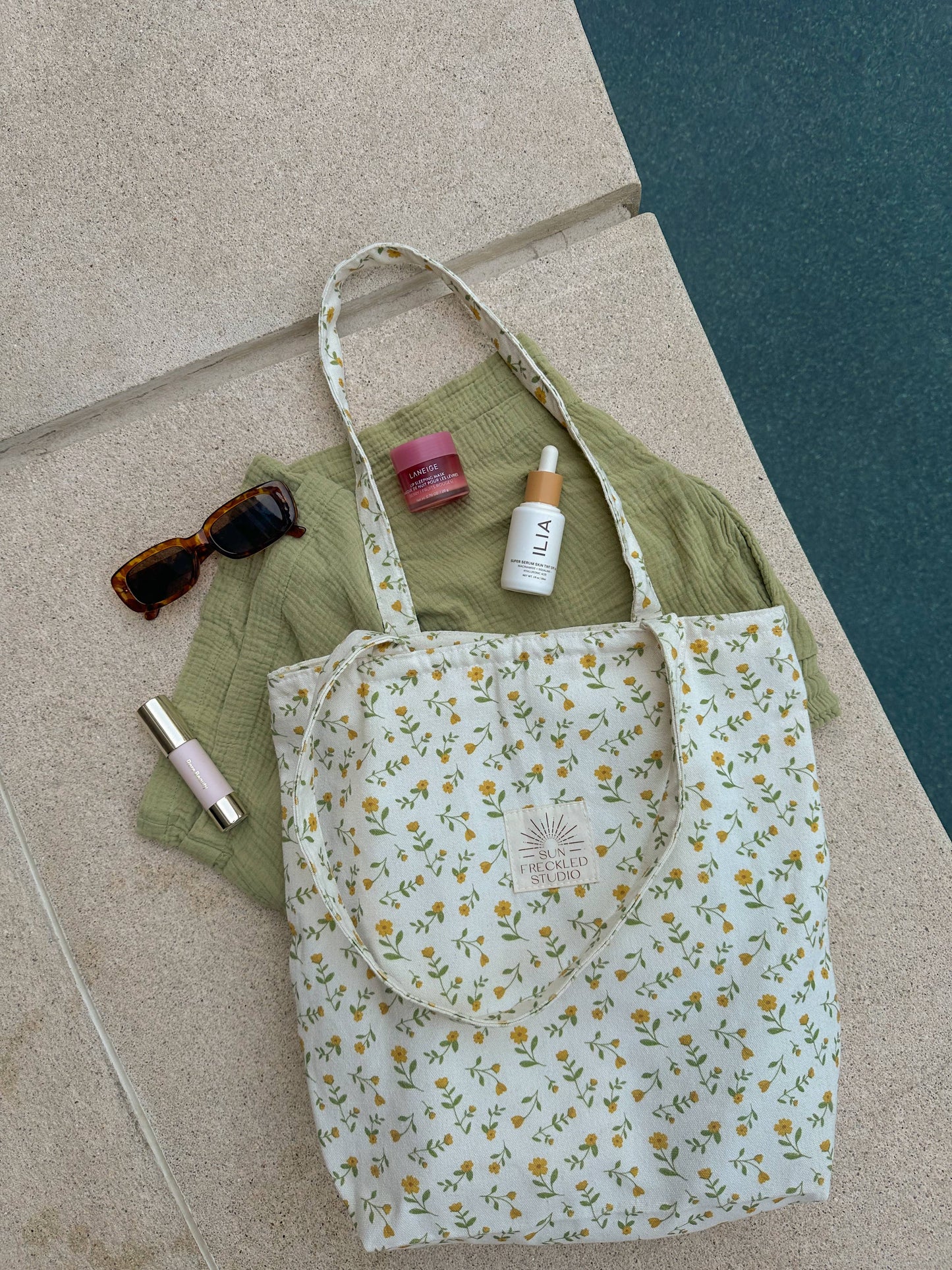 Buttercup Tote Bag: Wide