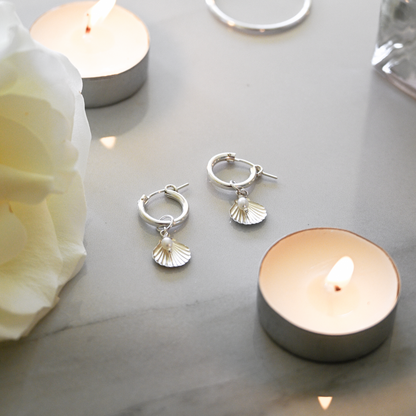 La Mer Drop Hoops (Silver)