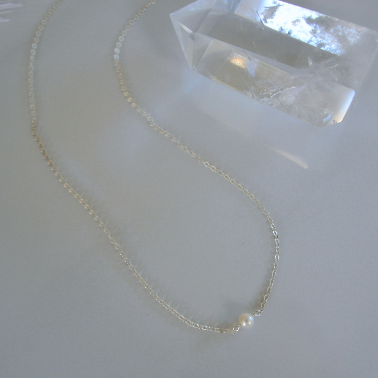 Simp Necklace - White Pearl (Silver)