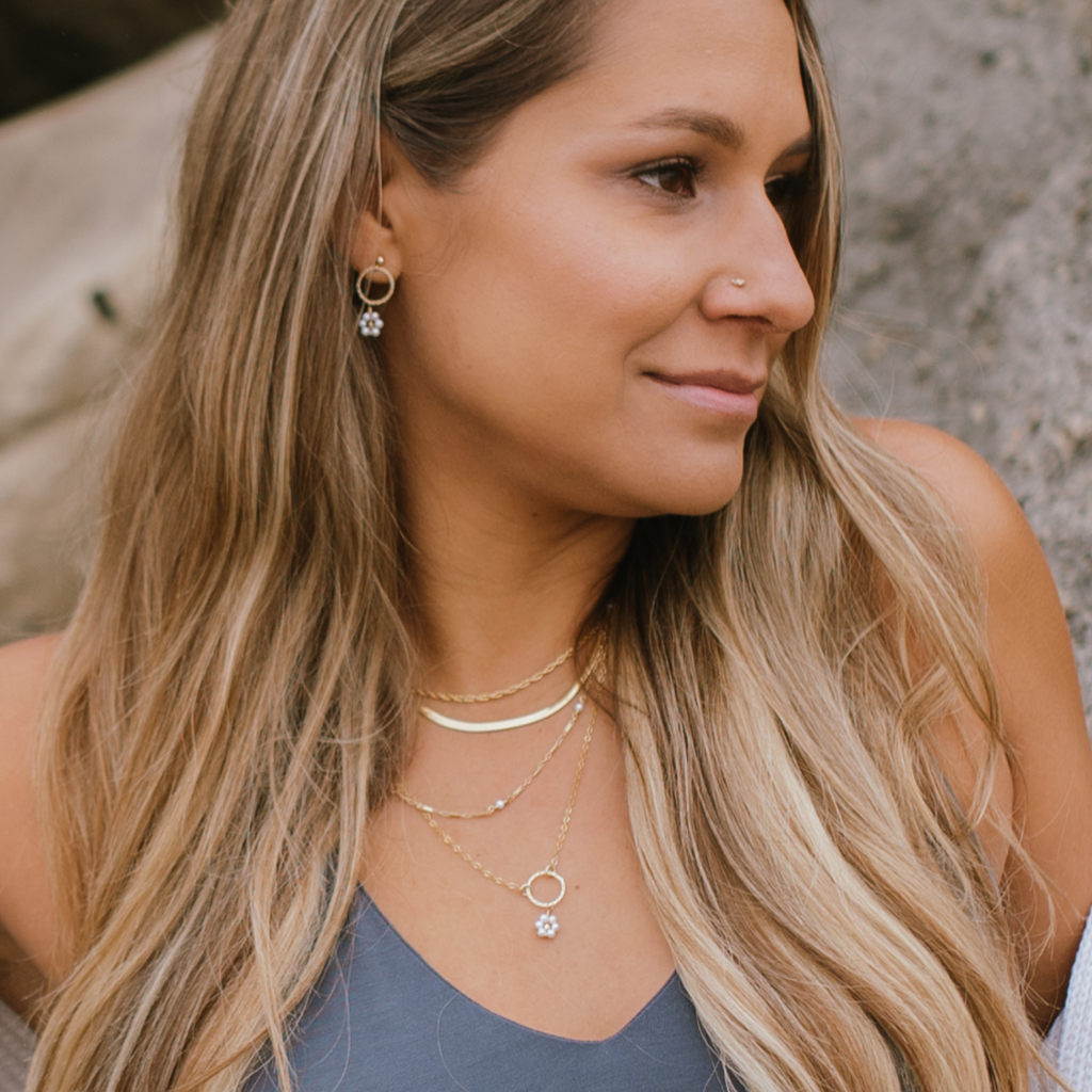 Delightful Daisy Necklace chic jewelry, simple jewelry, dainty