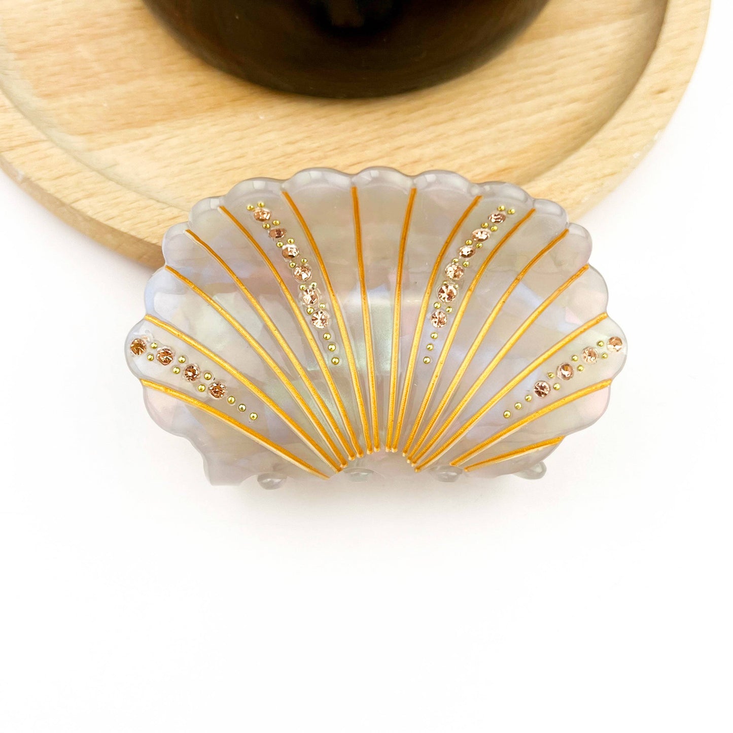 Crystal Shell Claw Clip: White