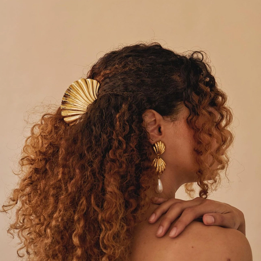 Shell-Shaped Metal Hair Claw Clips Chic Hair Accessories: Gold / Small