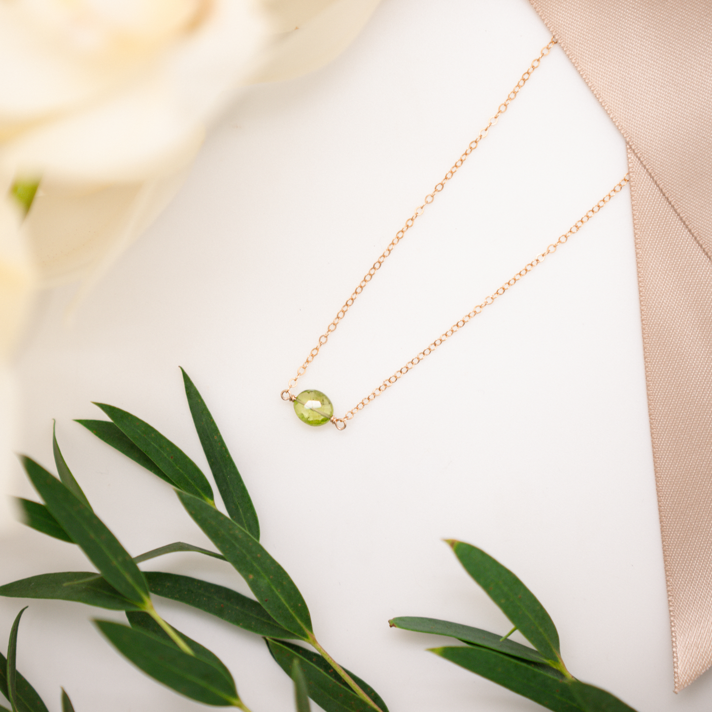 Simp Necklace - Peridot Oval