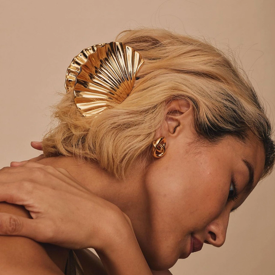 Shell-Shaped Metal Hair Claw Clips Chic Hair Accessories: Gold / Small