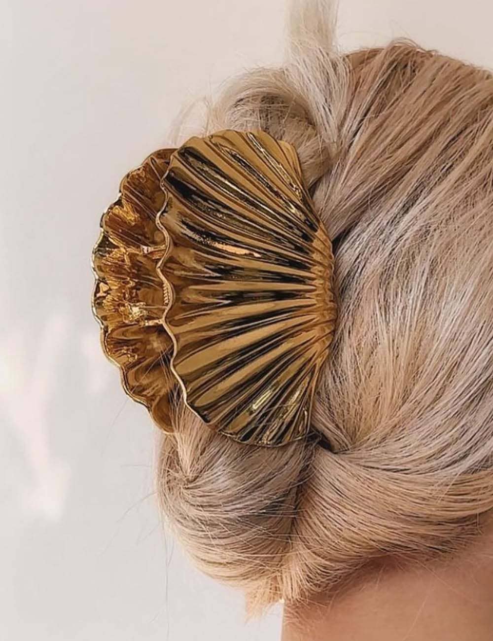 Vintage Gold Shell Hair Claw Clip - Gold 9.5cm